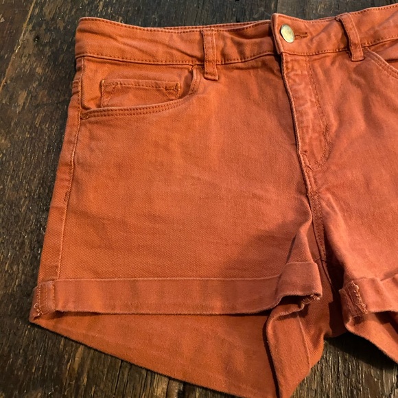 H&M Rust Colored Shorts, Size 4 - Picture 3 of 11